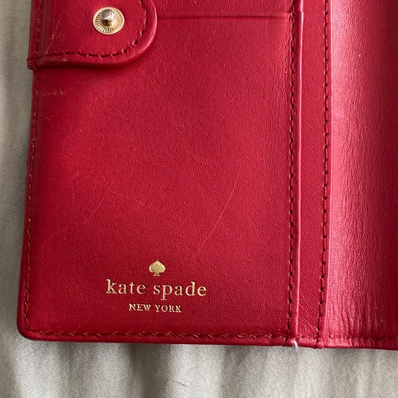 kate spade red patent leather continental wallet with gold logo - Picture 7 of 12